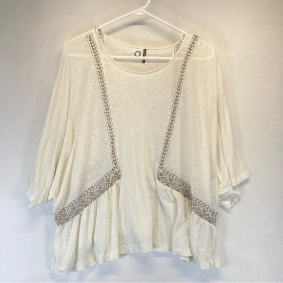Akemi + Kin Tops - Anthropologie Akemi + Kin Top Women 100% Linen Embroidered Ivory Silver  XL